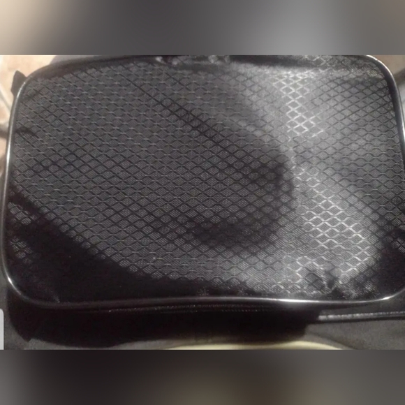 4pc Chinese Travel Tea Set,  Teapot & 2 Cups & Bag - Green - Picture 8 of 8